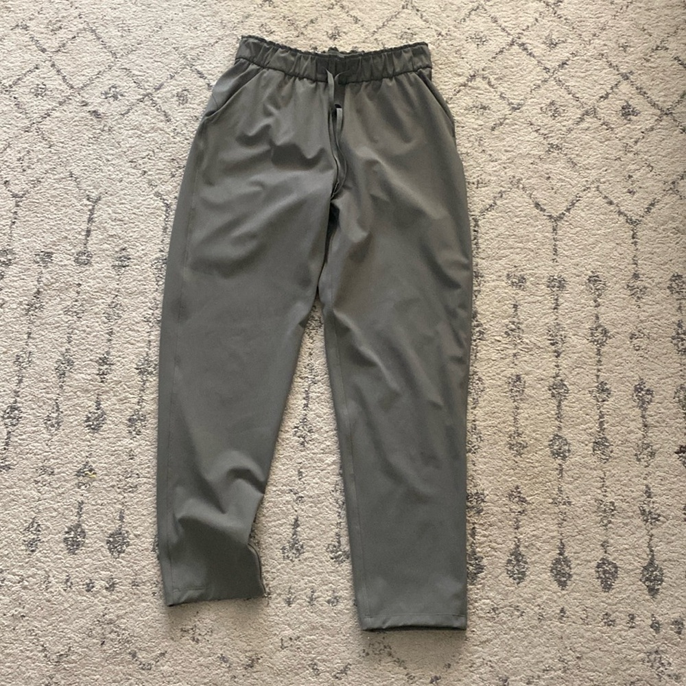 Gray lululemon pants size 6